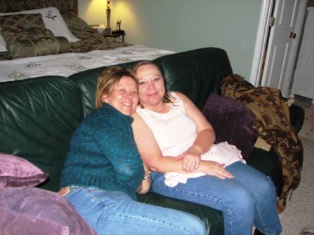 Nan Easter and Donese Stultz hanging out at one of the indoor concerts.